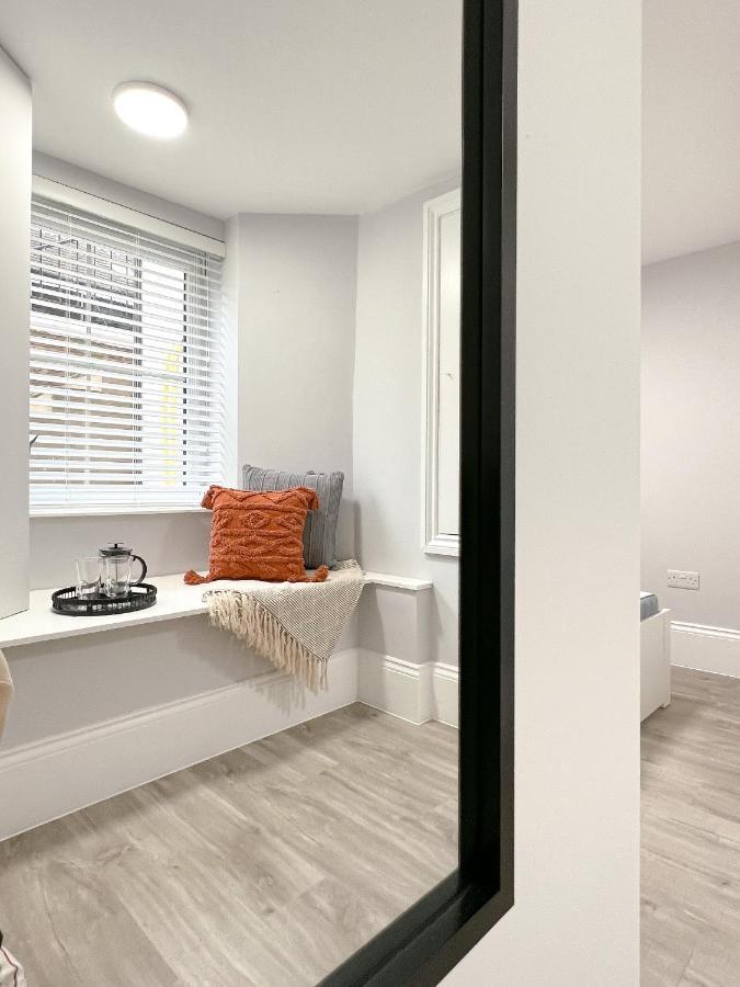 The Bohemian Basement Apartment Maidstone Exterior foto